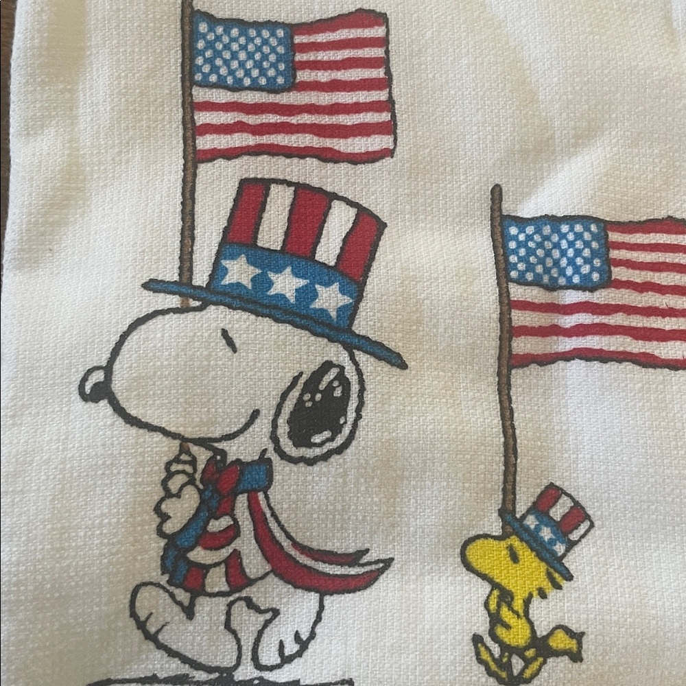 Rae Dunn x Peanuts Towel - Picture 2 of 7